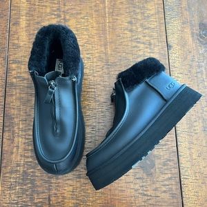 ⚡️MOVING SALE ⚡️ UGG FUNKETTE BOOT MATTE ⚡️MOVING SALE ⚡️